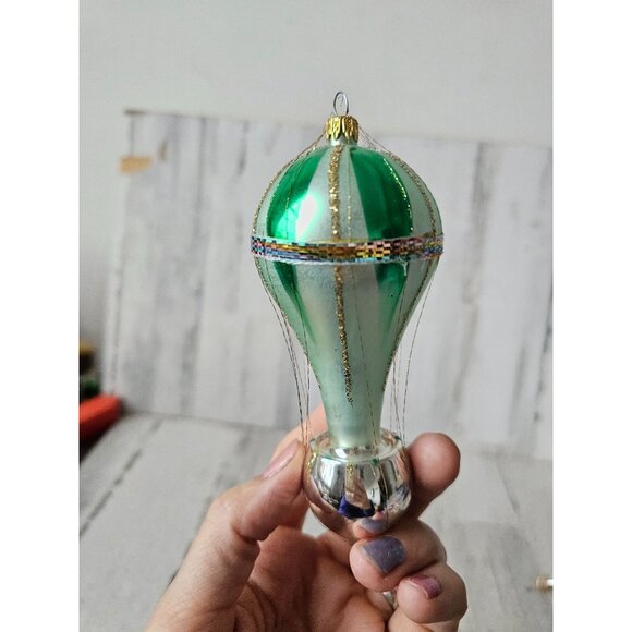 Vintage green Mercury glass Columbia hot air balloon tinsel ornament Xmas tree - Picture 9 of 11
